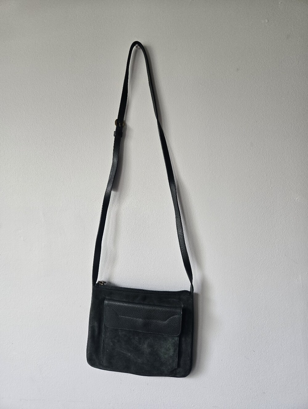 Vintage Nine West Green Suede Leather Bag